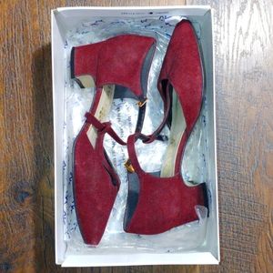 Anne Klein Sport Suede Shoe, Color- Red, Size- 8.